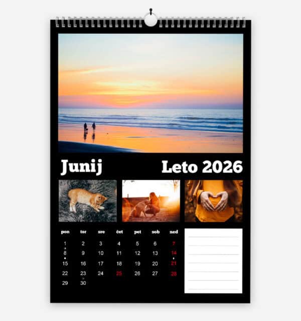 Stenski koledar s fotografijami.