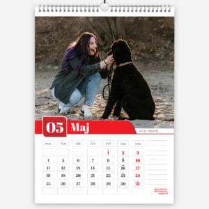 Stenski koledar s fotografijami.
