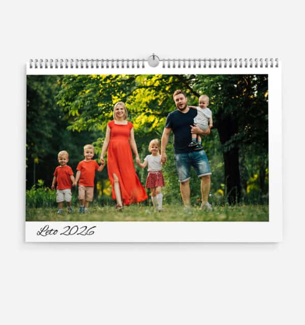 Stenski koledar s fotografijo